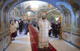 Митрополит Саратовский и Вольский Игнатий совершит Крещальную Литургию